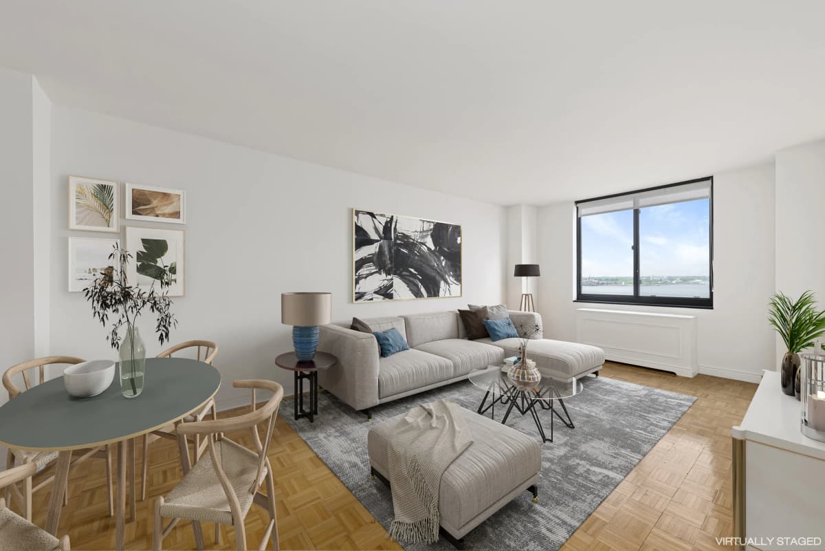 Apartment in Battery Park City